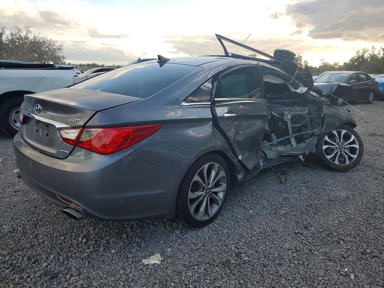 2013 HYUNDAI SONATA