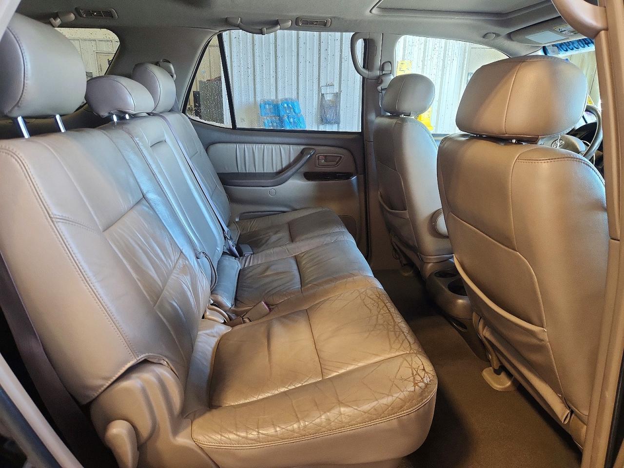 2003 TOYOTA Sequoia