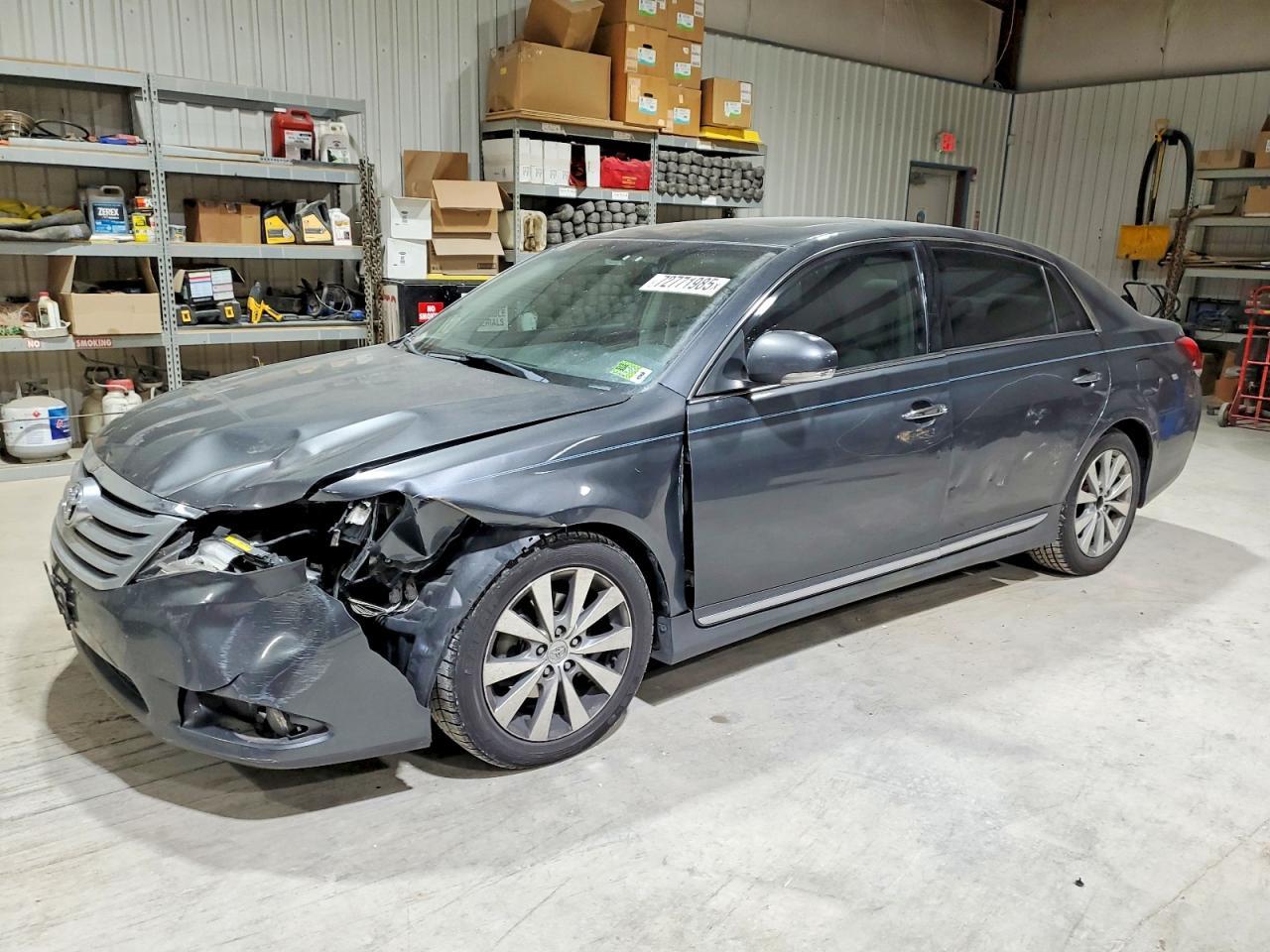 2011 TOYOTA Avalon