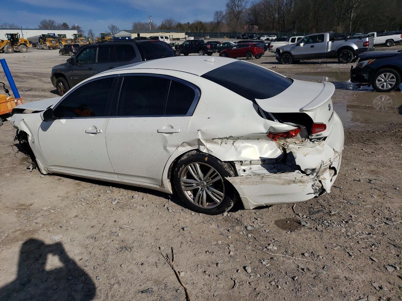 2015 INFINITI Q40