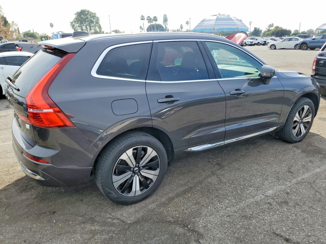 2023 VOLVO XC60