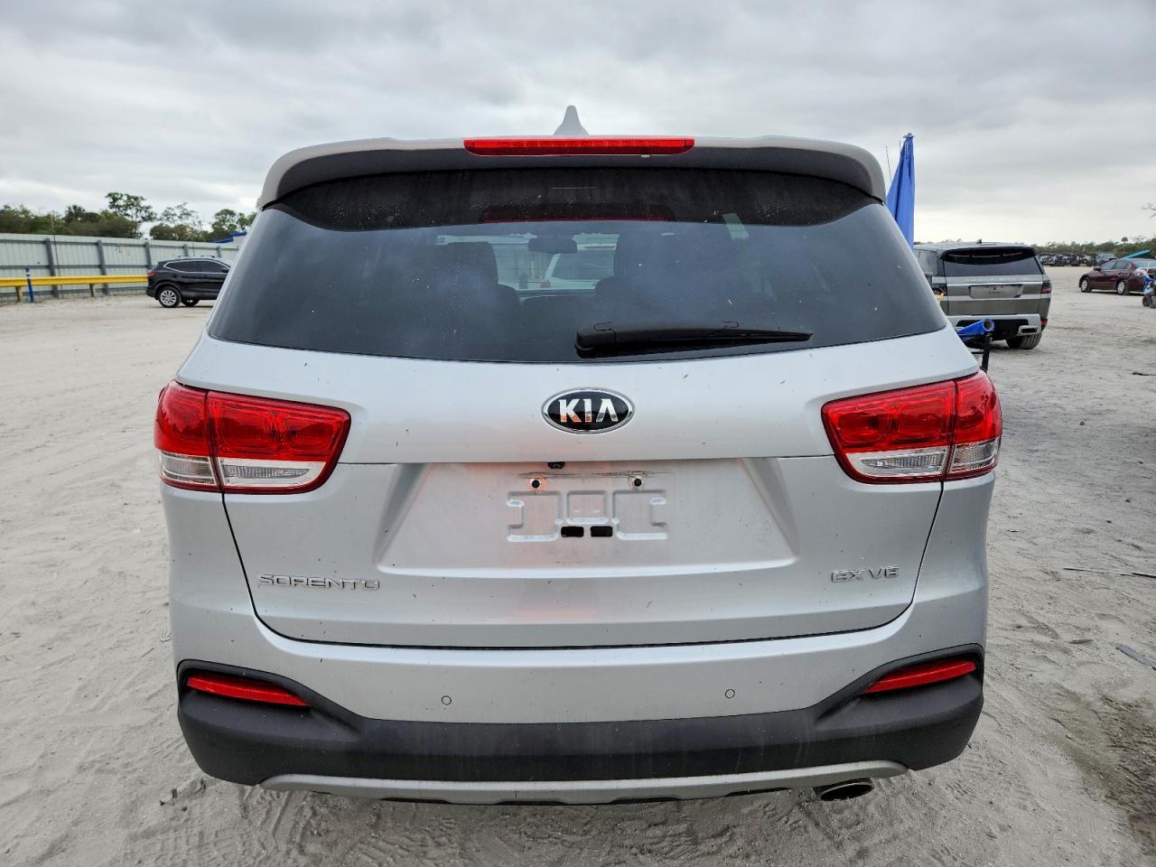 2016 KIA SORENTO