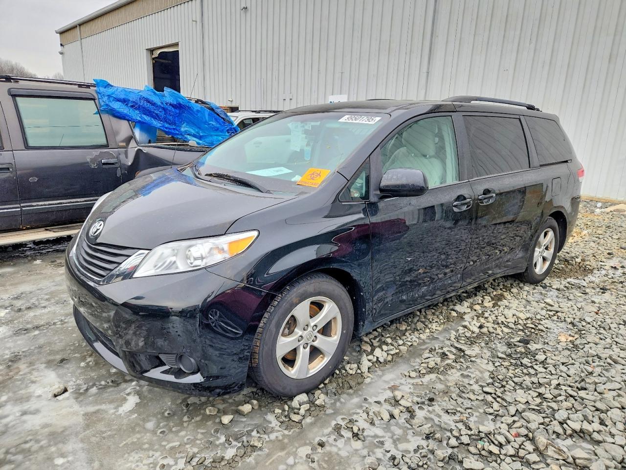 2014 TOYOTA SIENNA
