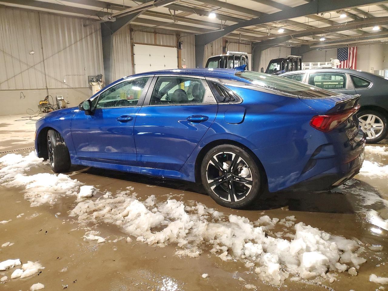 2022 KIA K5