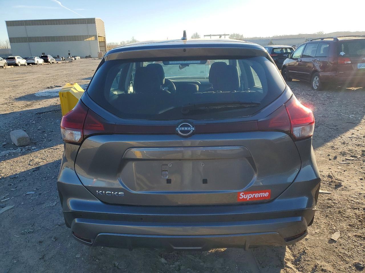 2024 NISSAN KICKS