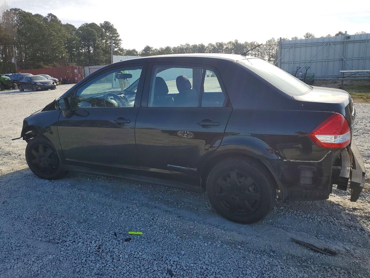 2011 NISSAN VERSA