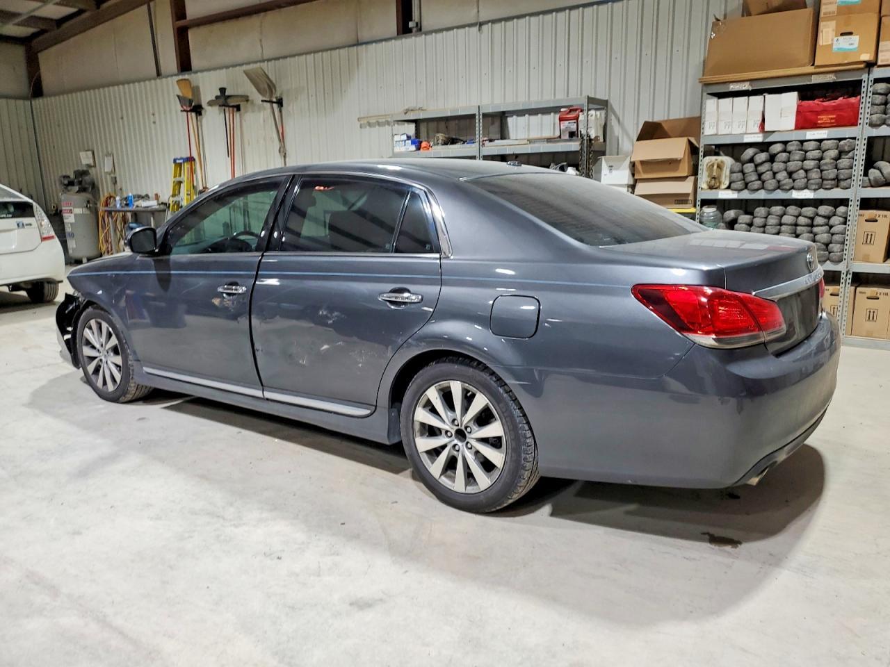 2011 TOYOTA Avalon
