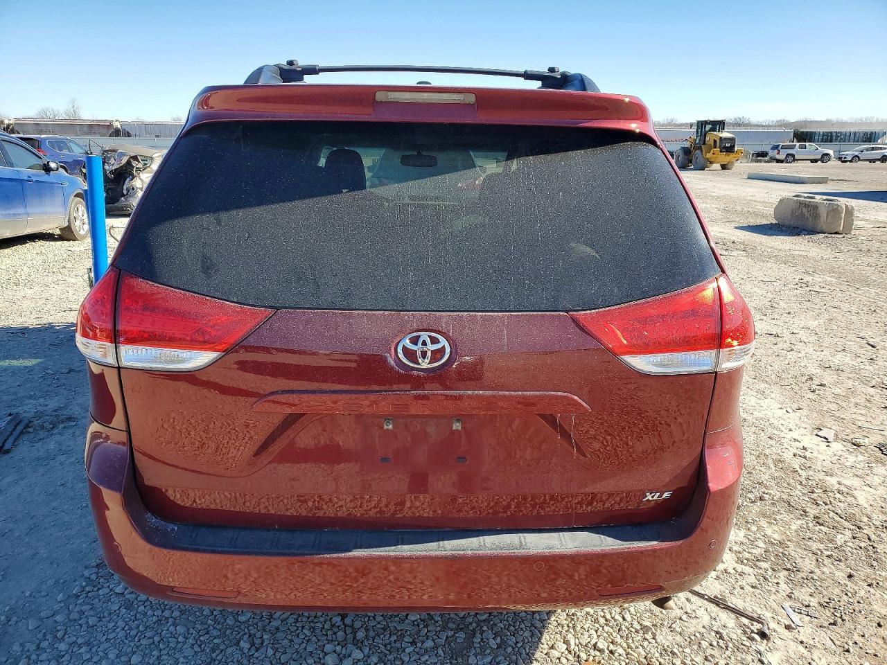 2013 TOYOTA SIENNA