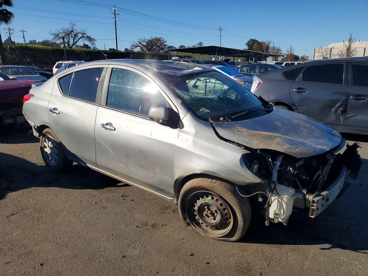 2014 NISSAN VERSA