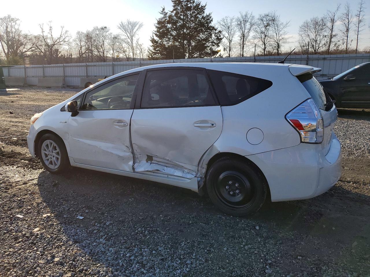2013 TOYOTA PRIUS V