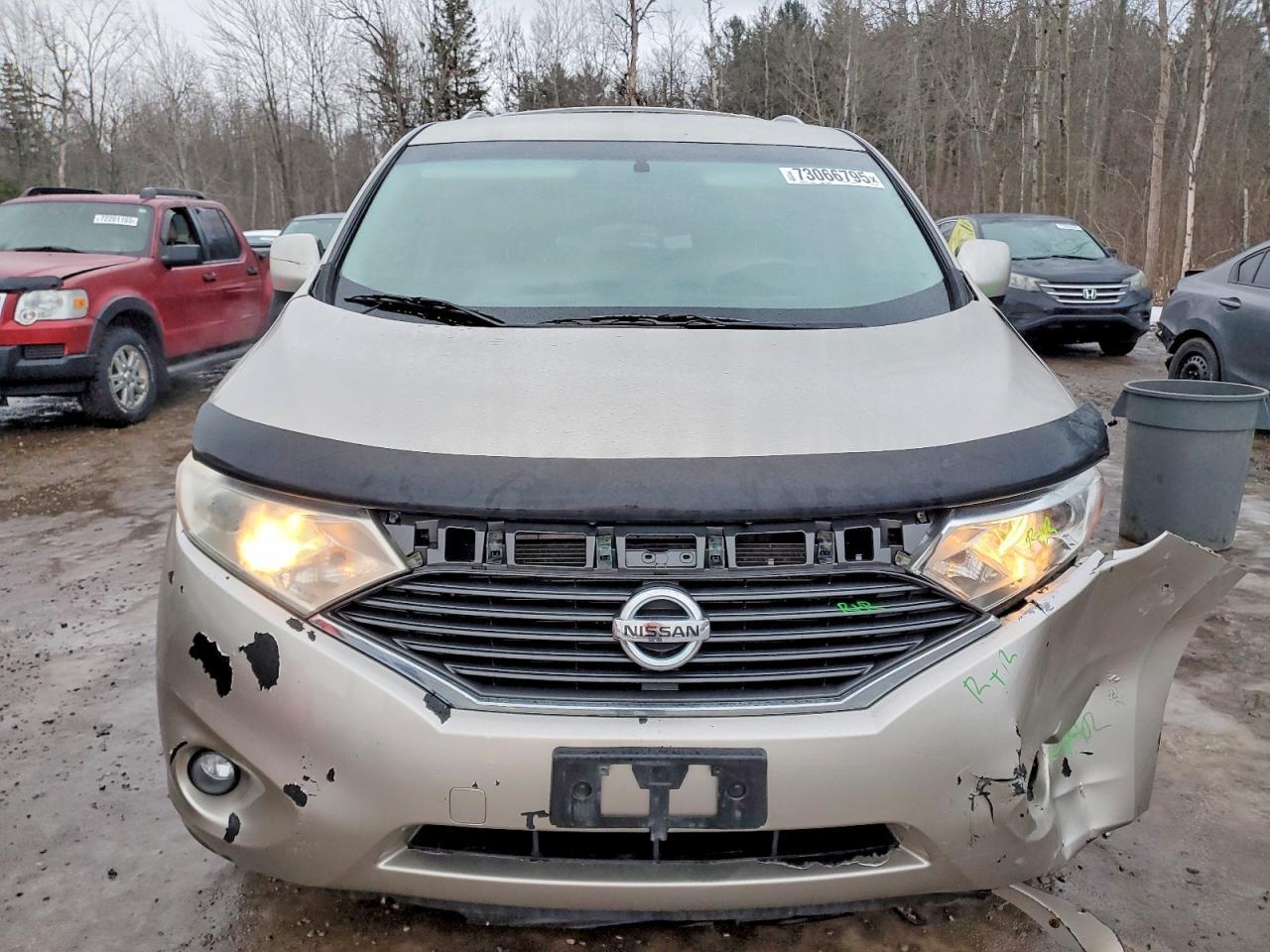 2013 NISSAN Quest