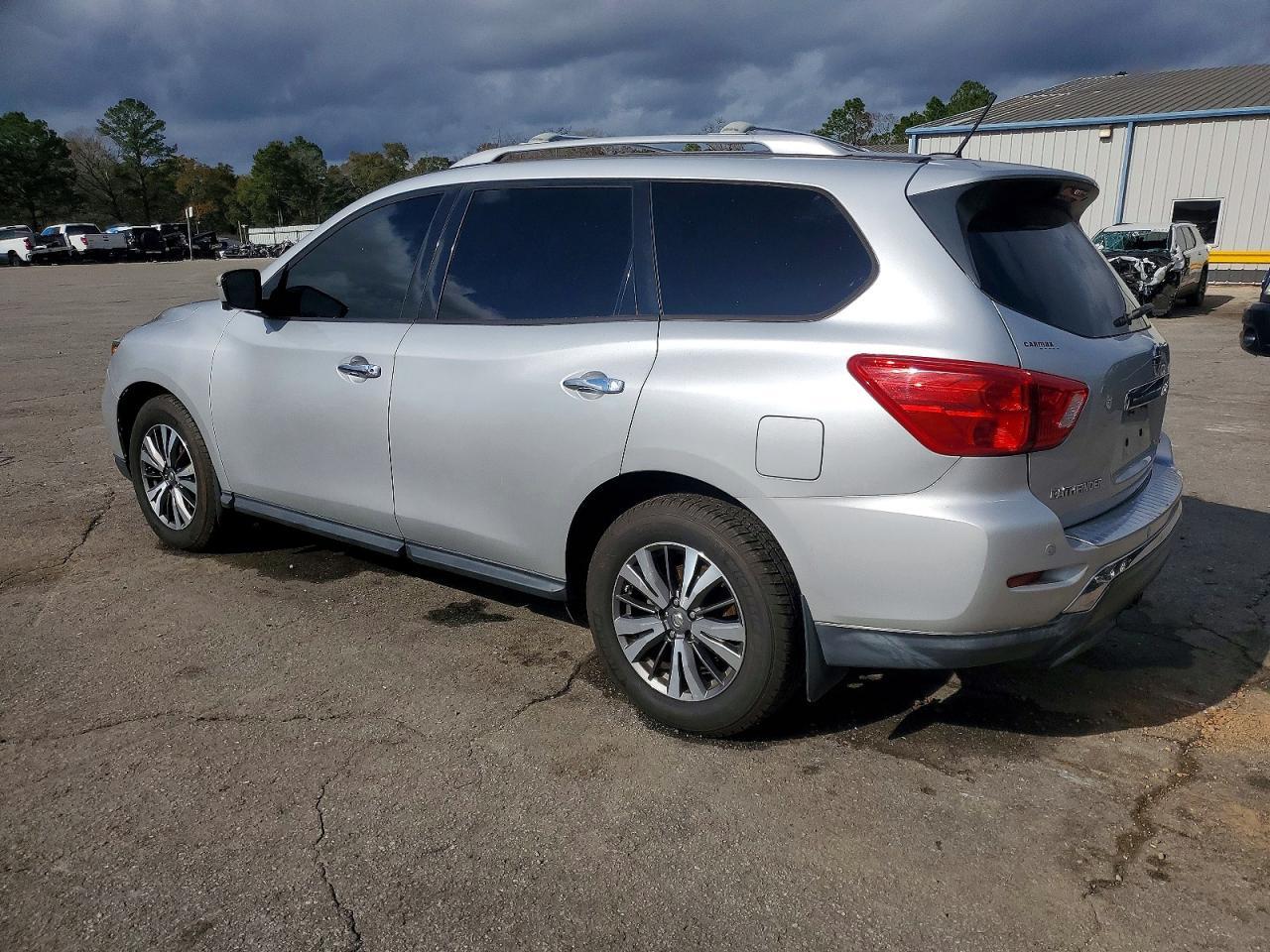 2017 NISSAN PATHFINDER