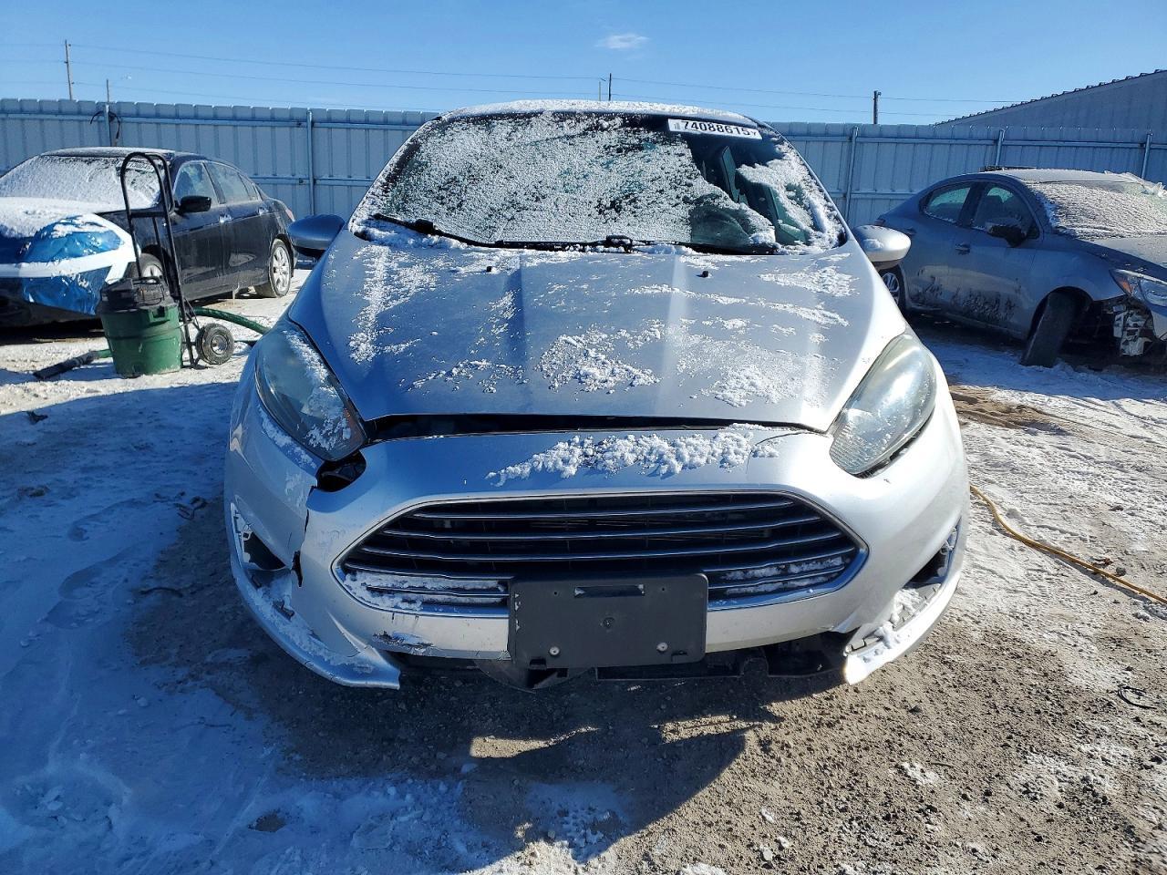 2016 FORD Fiesta