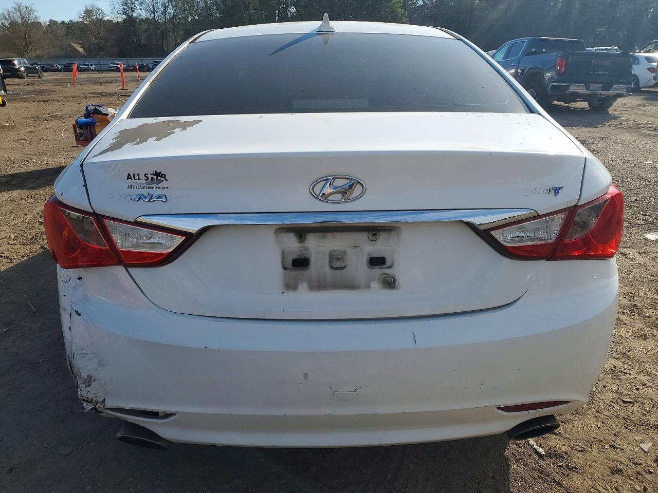 2011 HYUNDAI SONATA