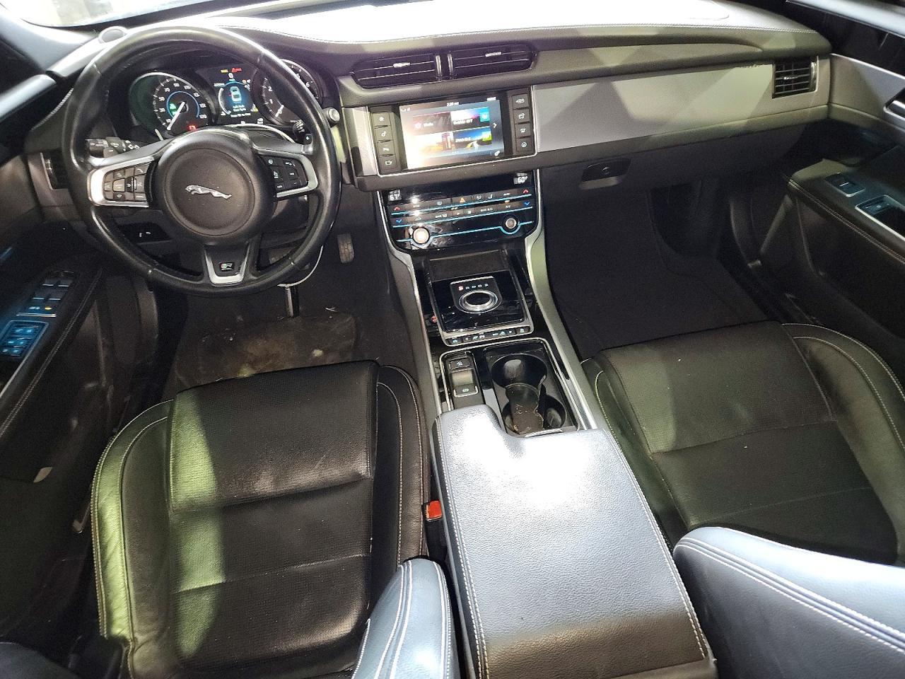 2017 JAGUAR XF