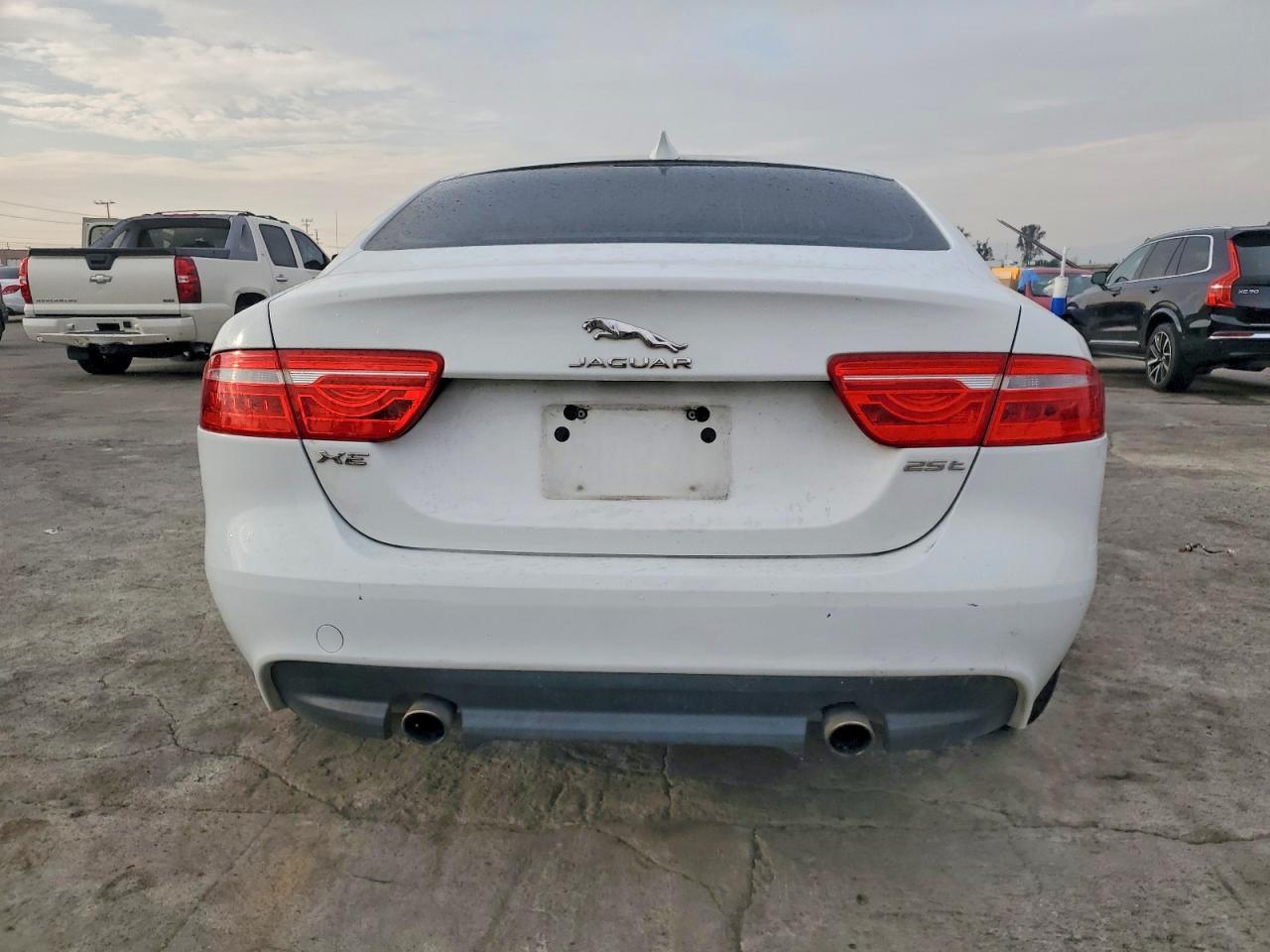 2018 JAGUAR XE