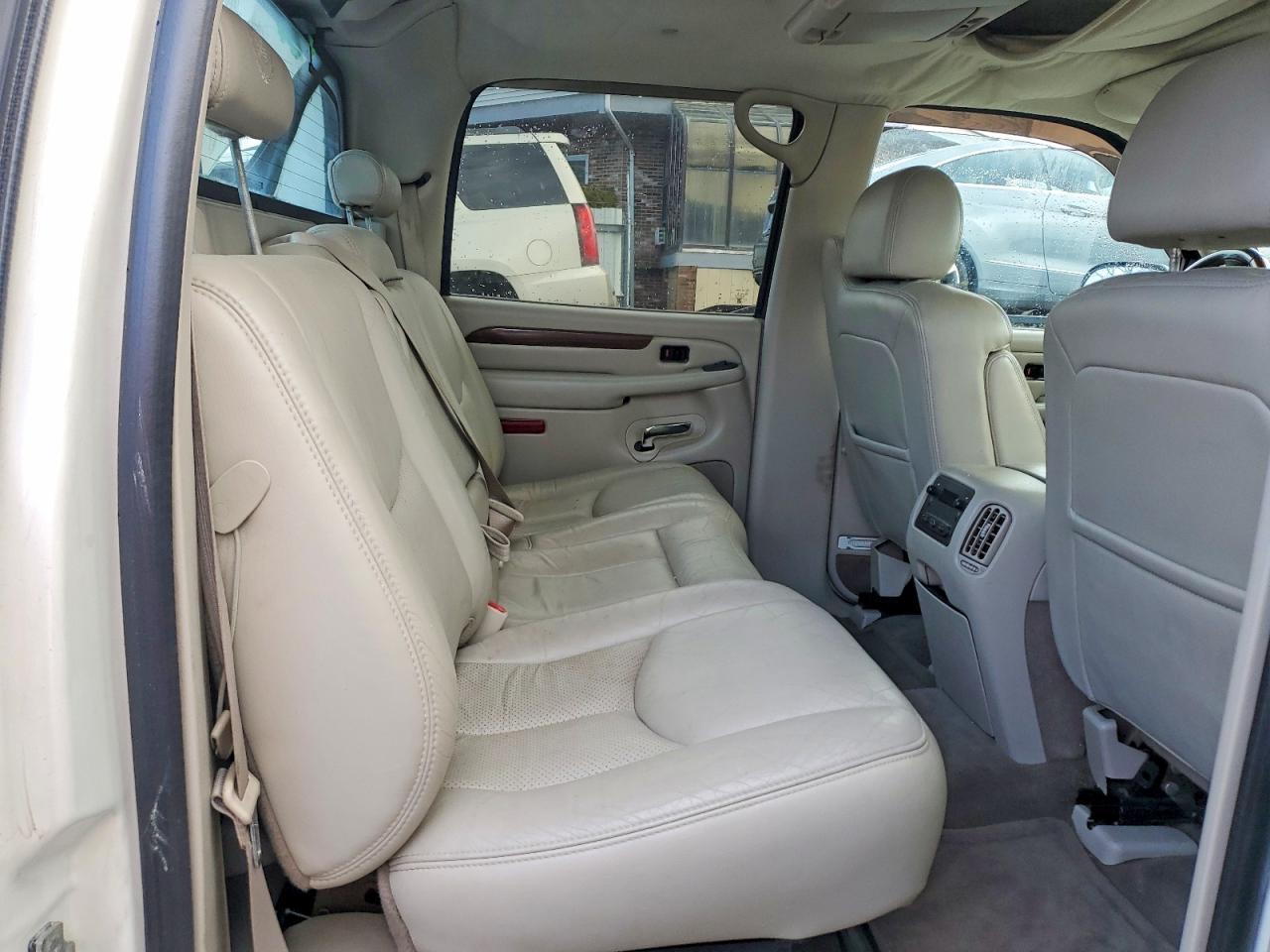 2004 CADILLAC Escalade EXT
