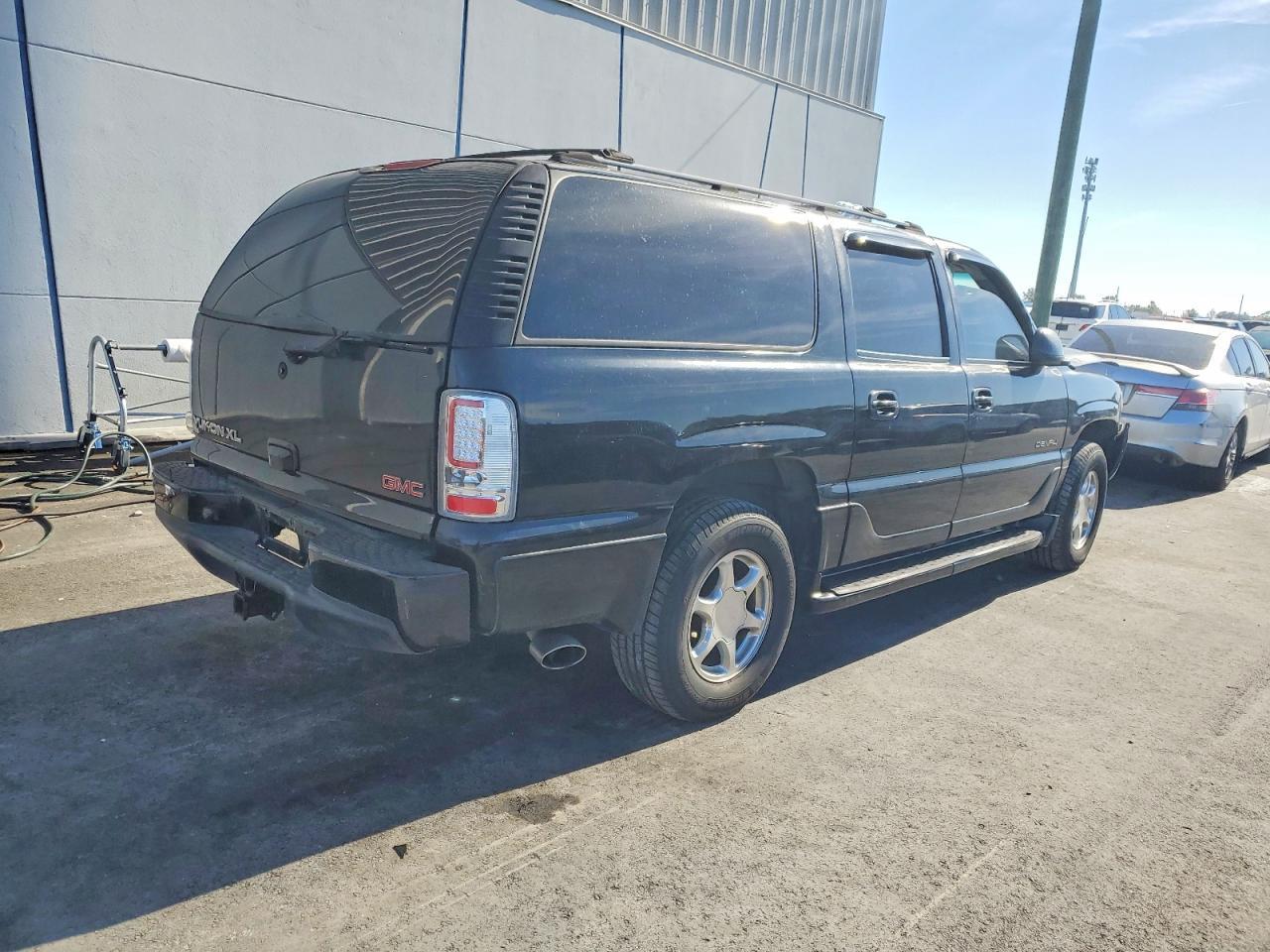 2002 GMC Denali