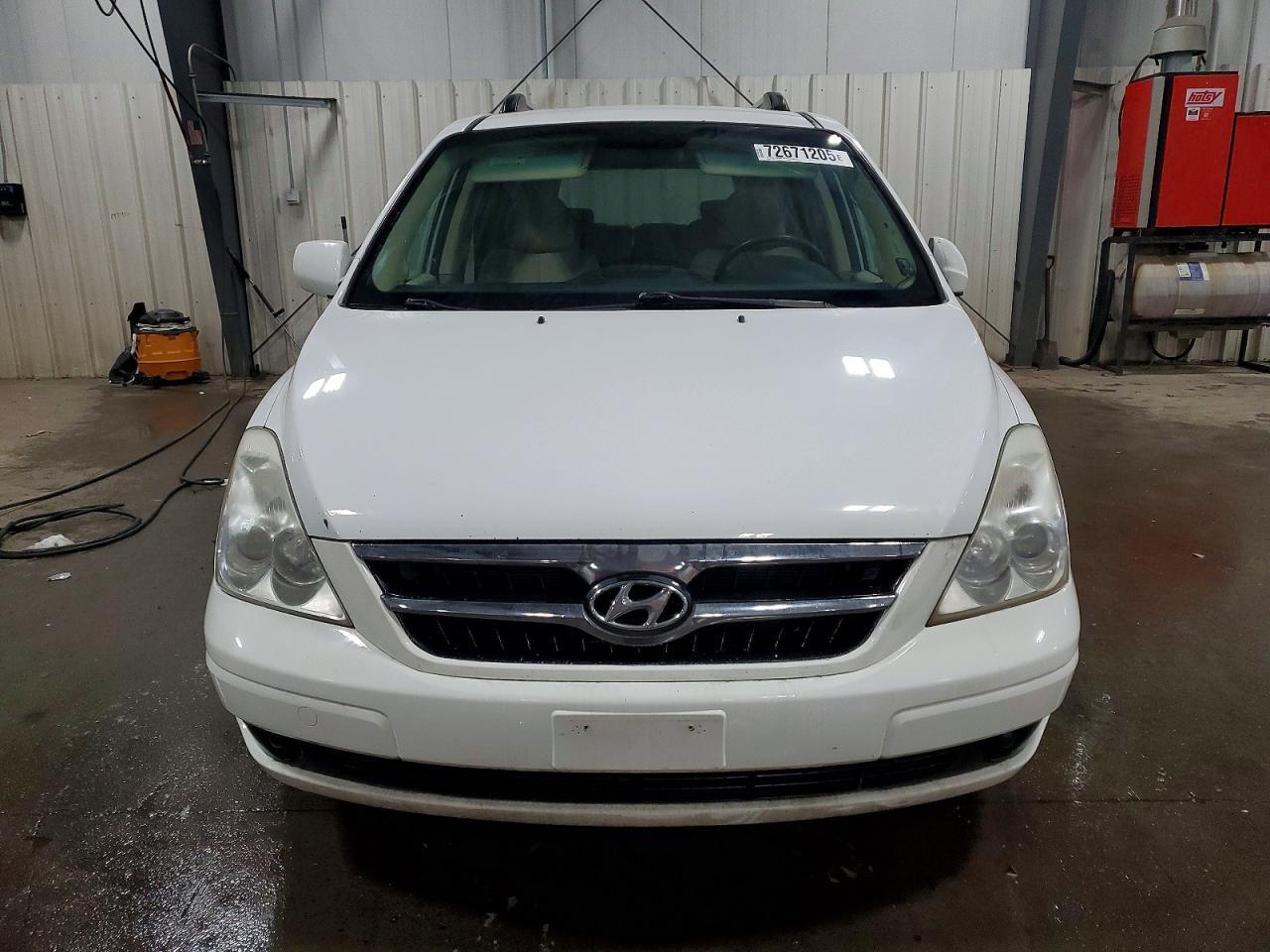 2008 HYUNDAI Entourage