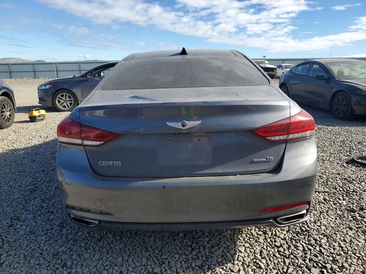 2015 HYUNDAI GENESIS