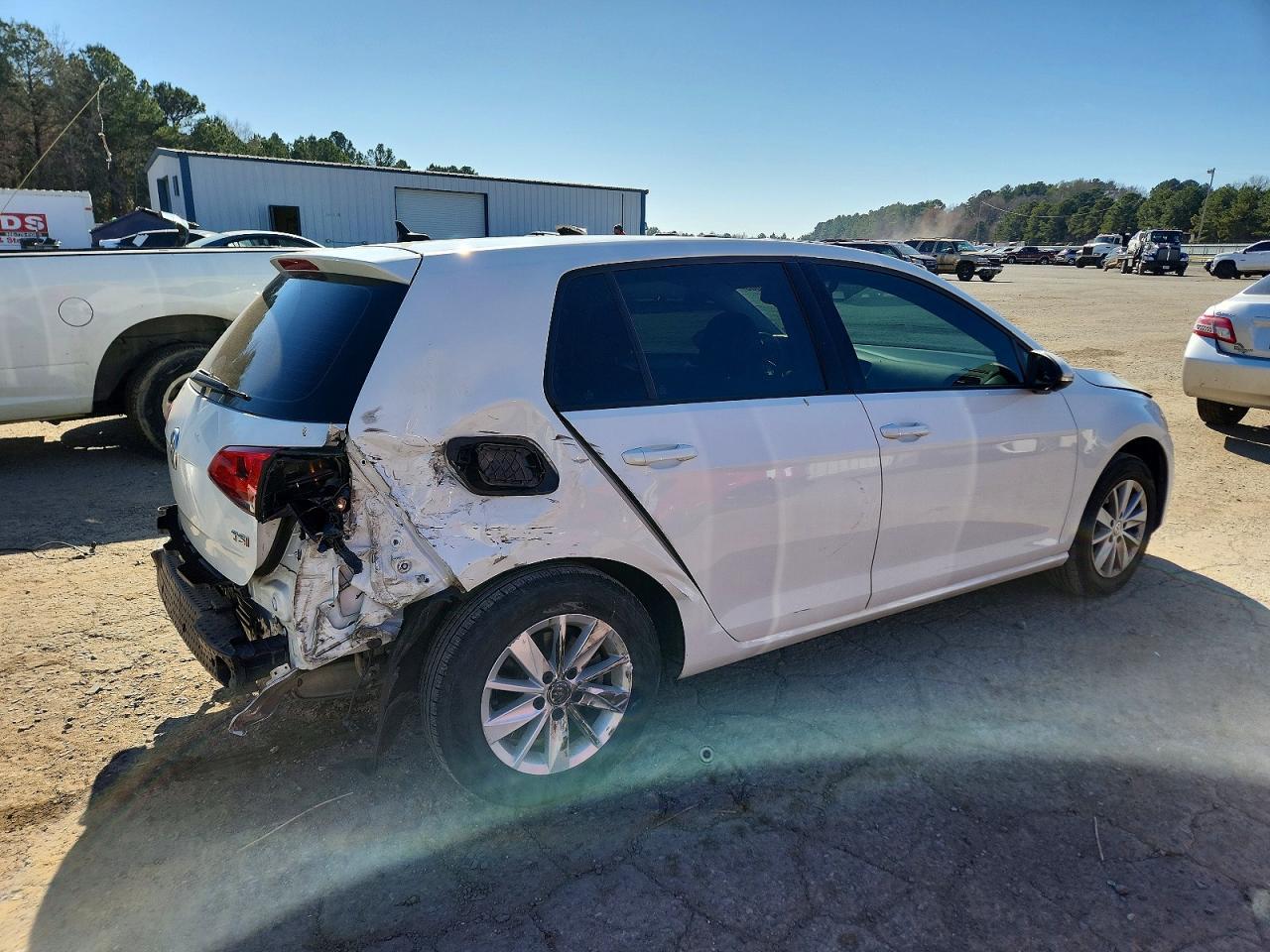 2016 VOLKSWAGEN GOLF