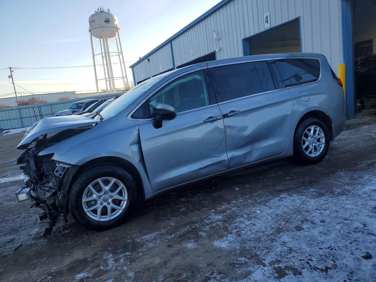 2020 CHRYSLER Voyager