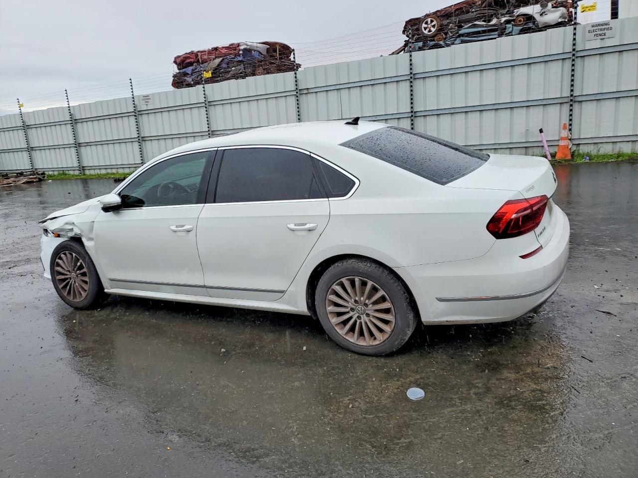 2017 VOLKSWAGEN Passat