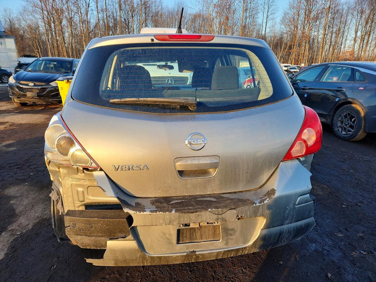 2011 NISSAN VERSA