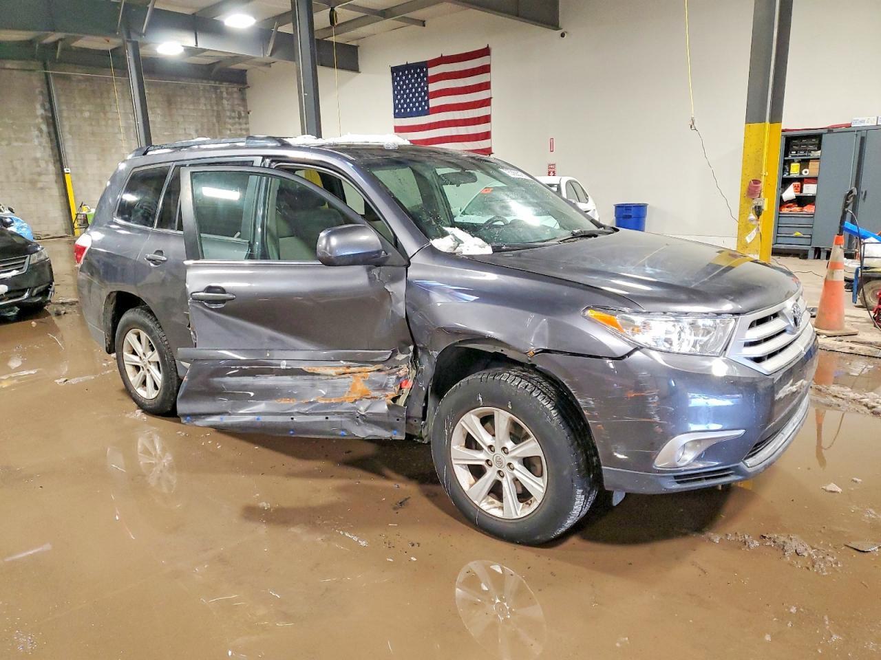 2013 TOYOTA HIGHLANDER
