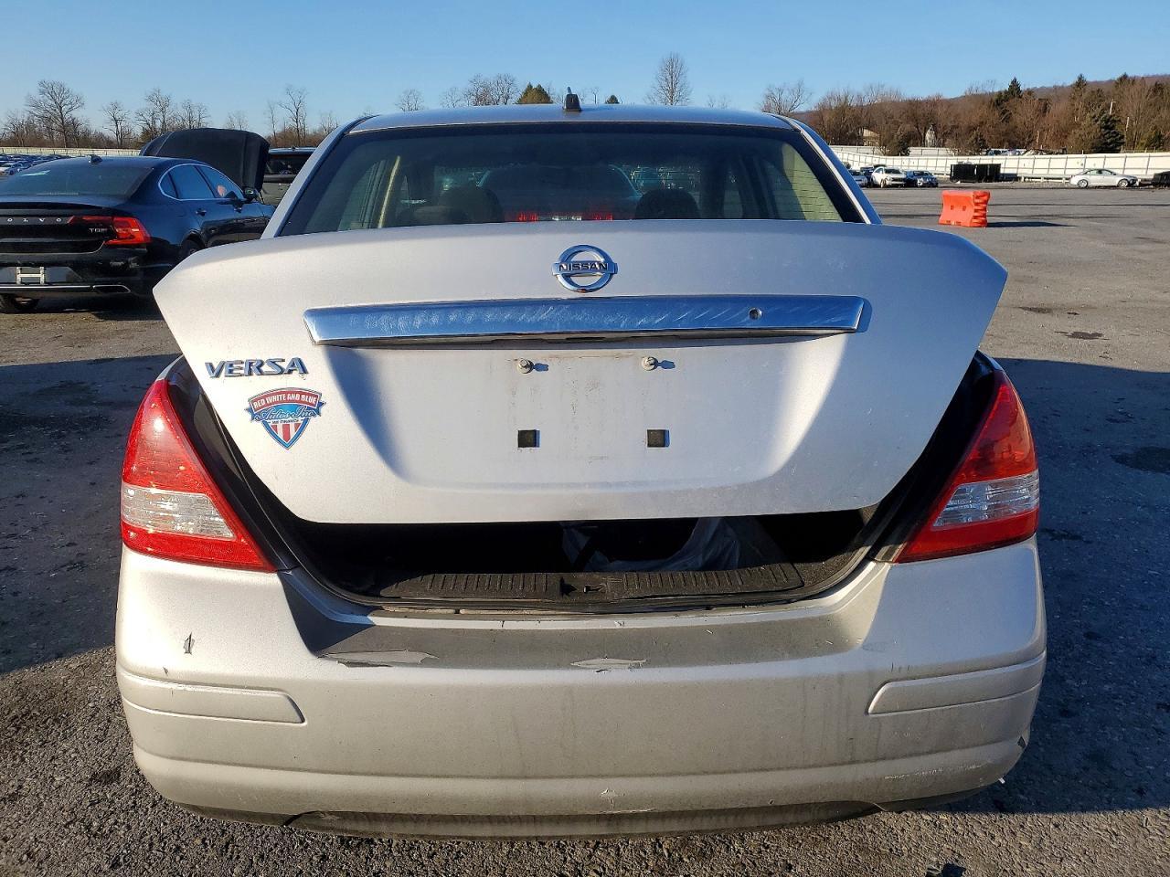 2010 NISSAN VERSA