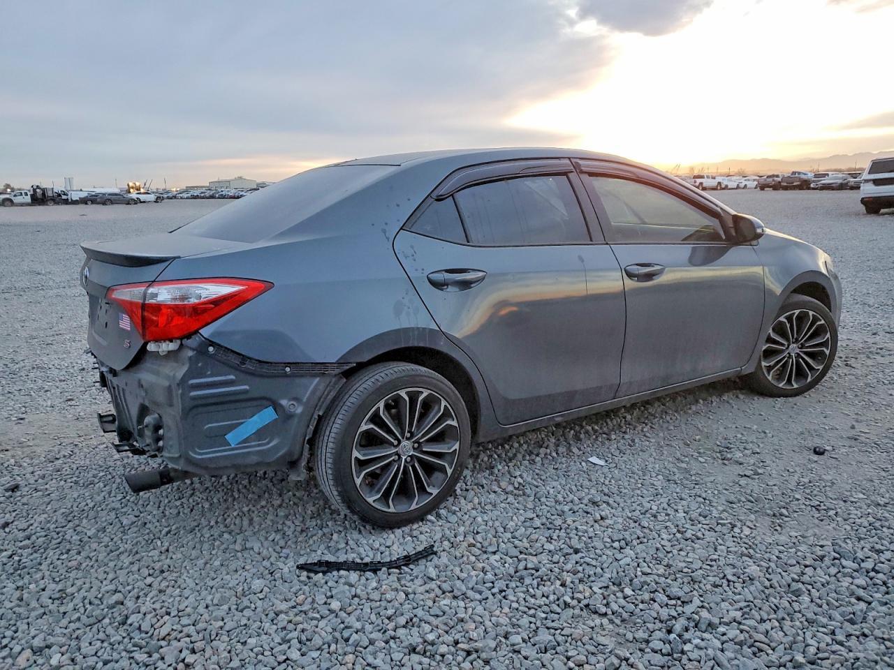 2015 TOYOTA COROLLA