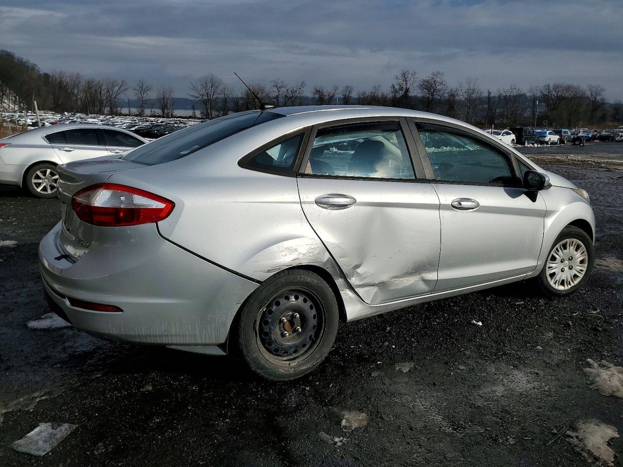 2015 FORD Fiesta