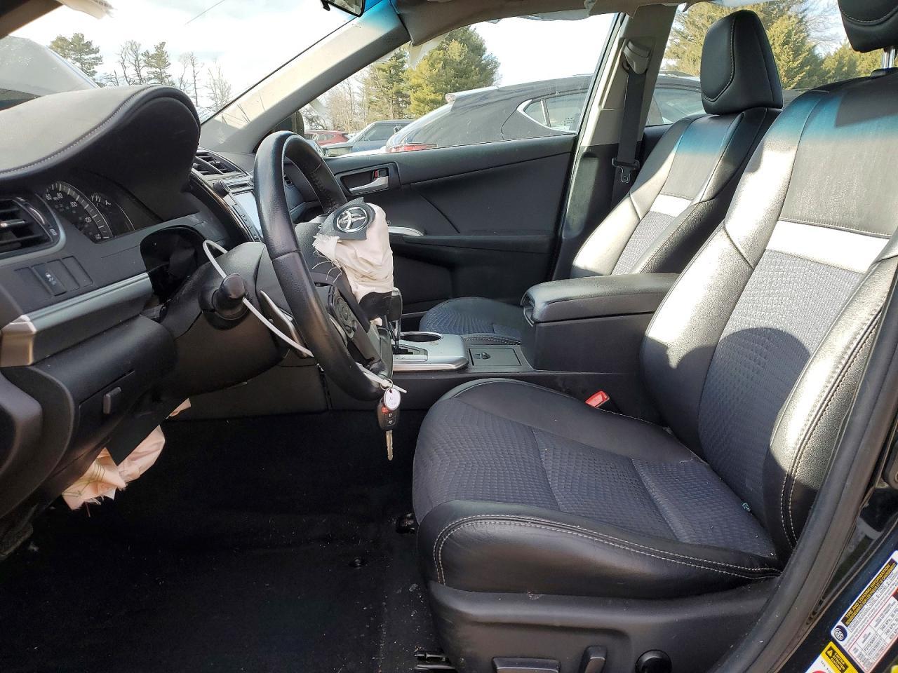 2014 TOYOTA CAMRY