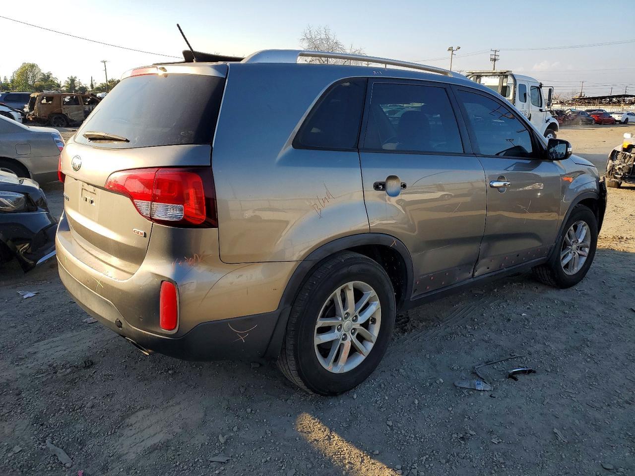 2015 KIA SORENTO