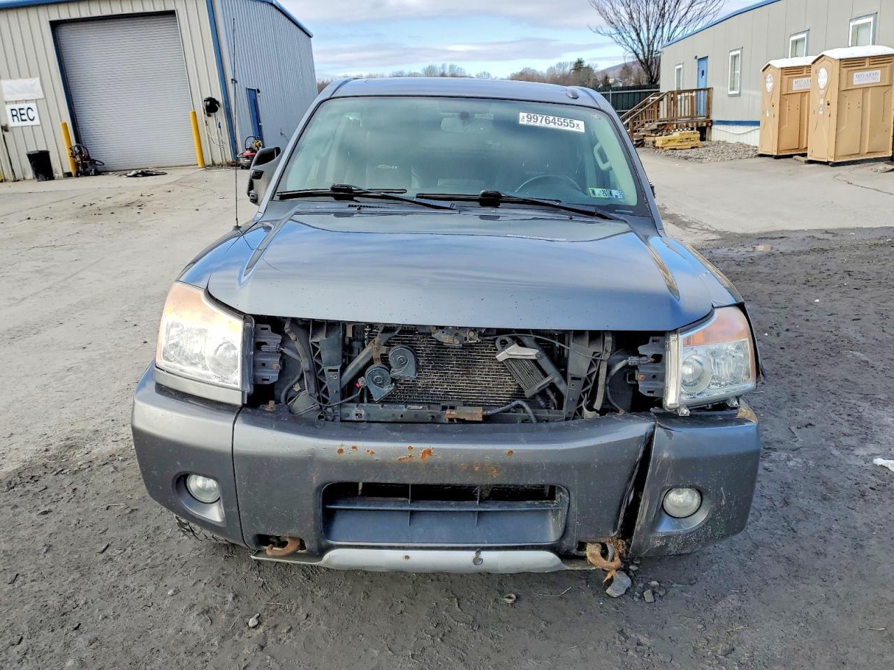 2014 NISSAN Titan