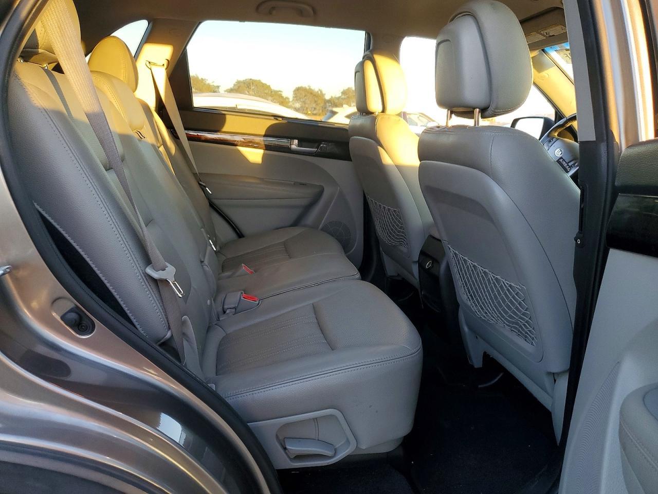 2014 KIA SORENTO