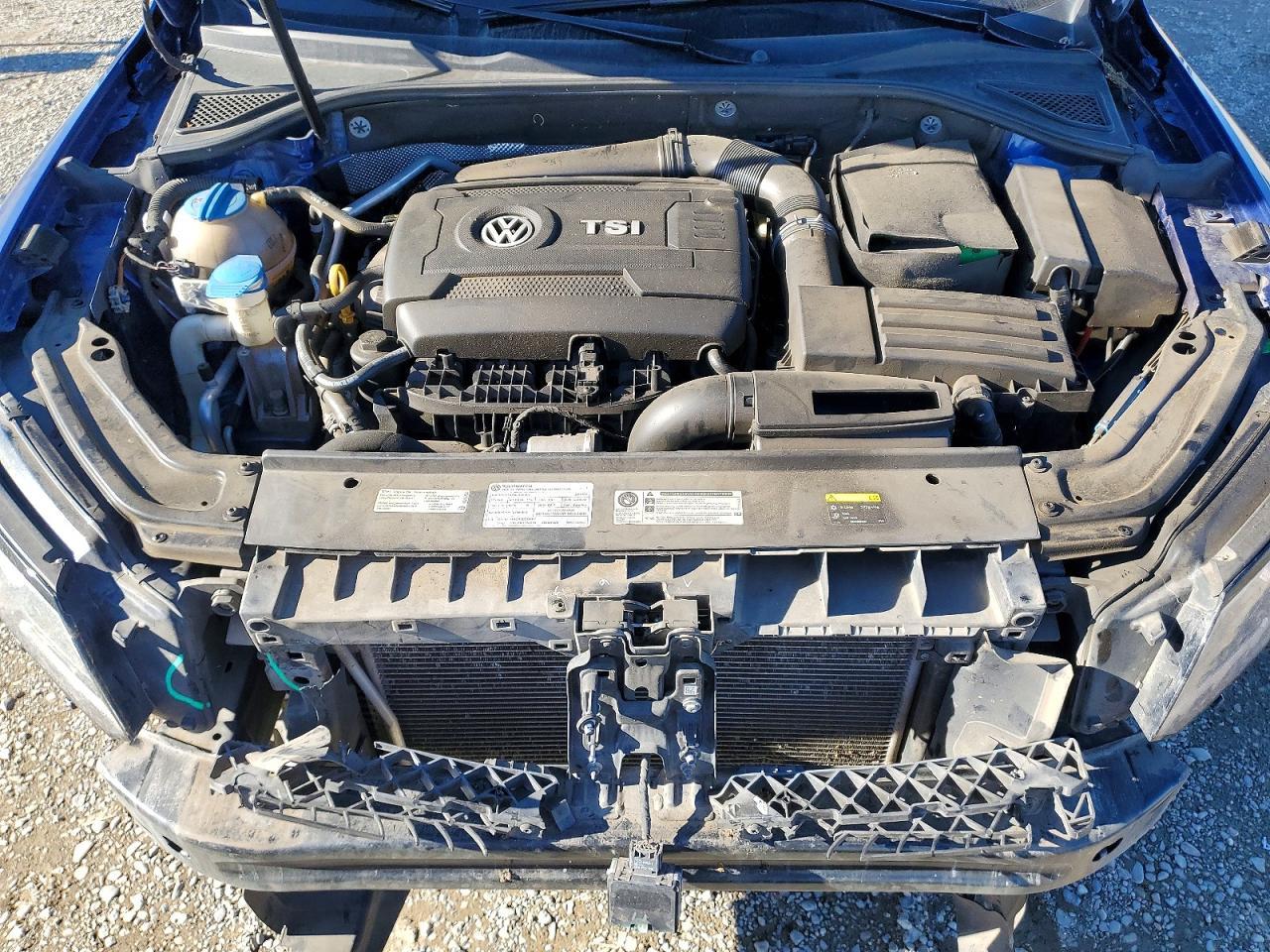 2017 VOLKSWAGEN Passat