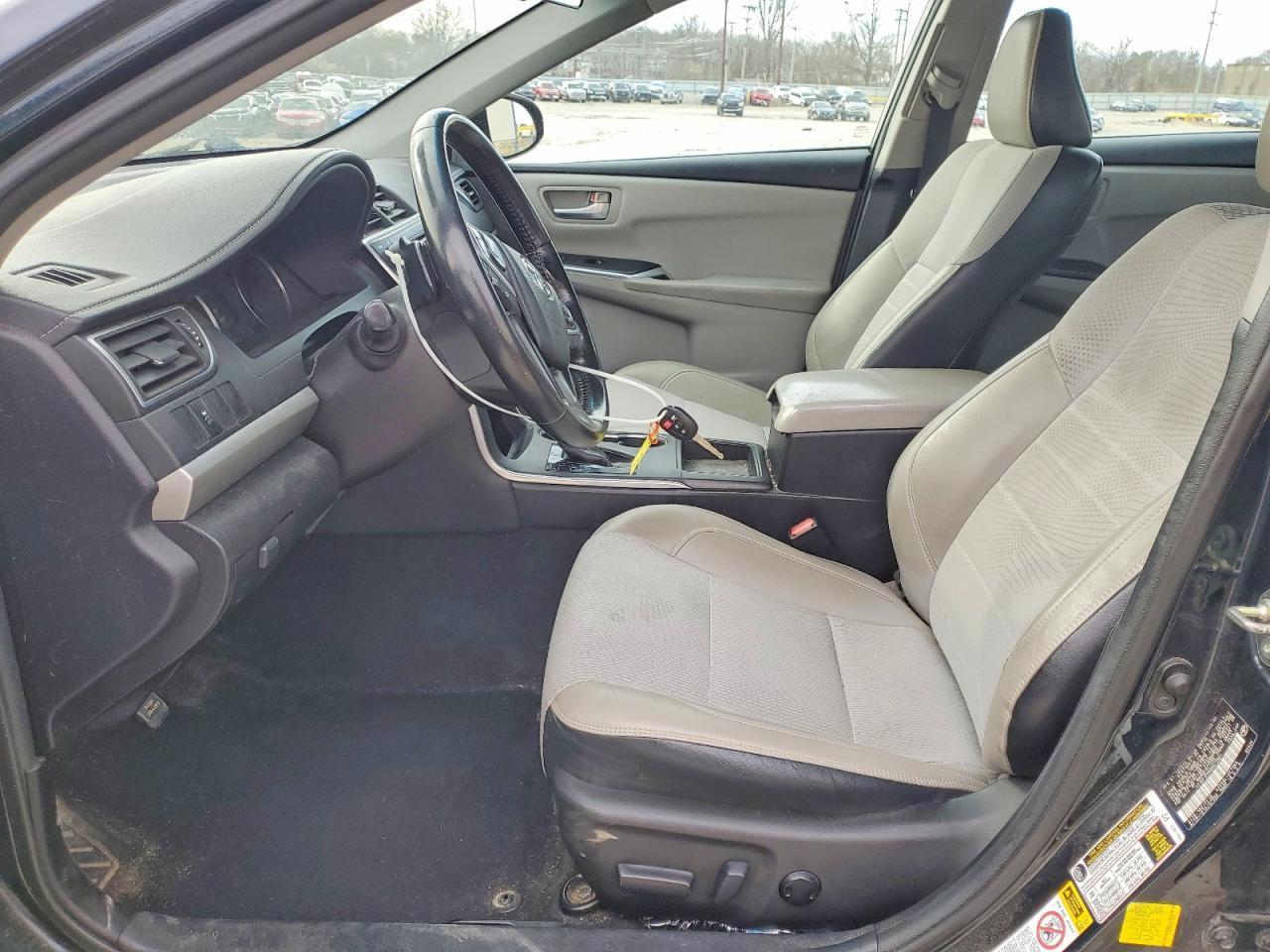 2016 TOYOTA CAMRY