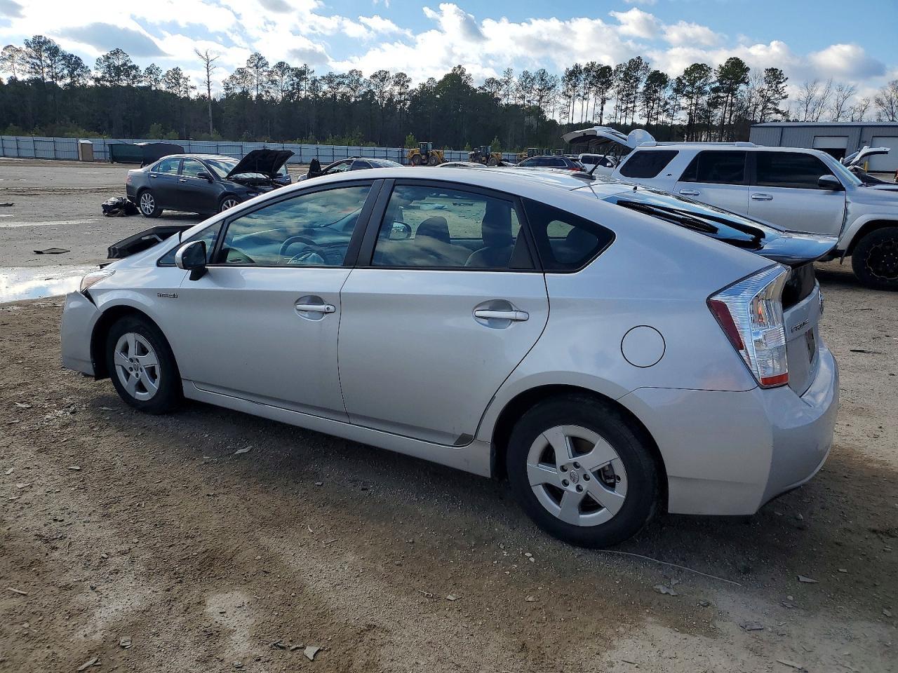 2011 TOYOTA PRIUS