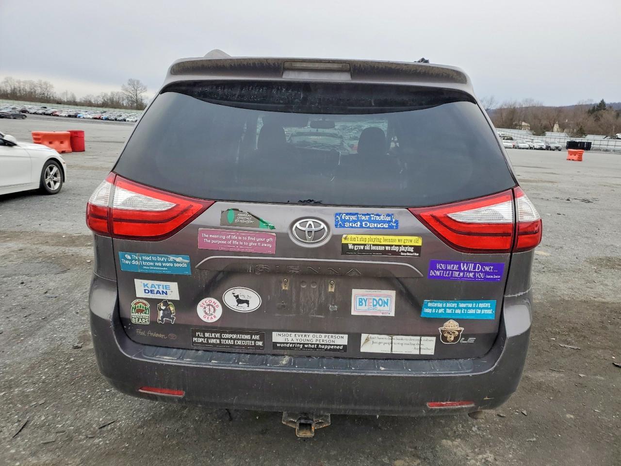 2015 TOYOTA SIENNA