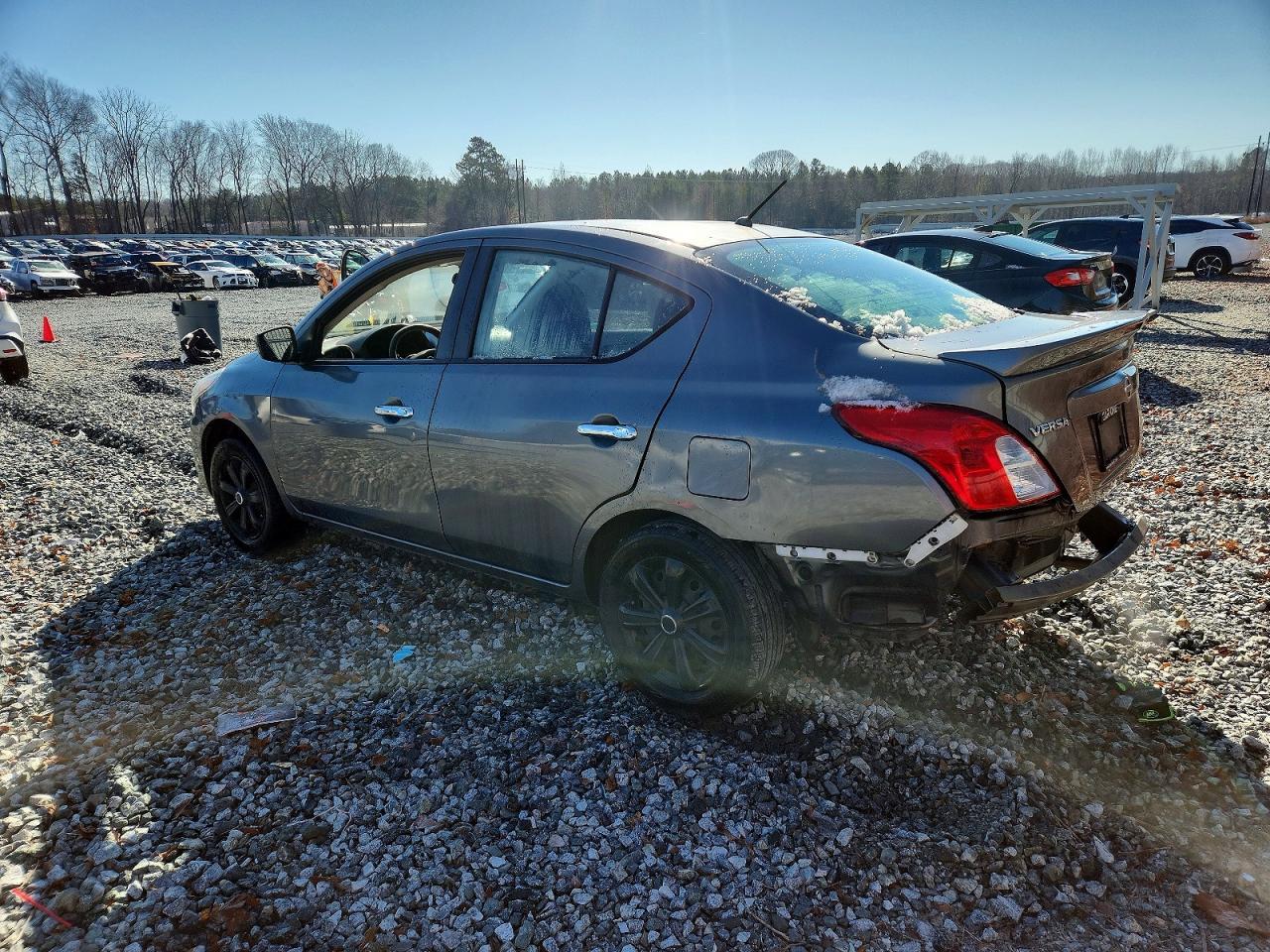 2017 NISSAN VERSA