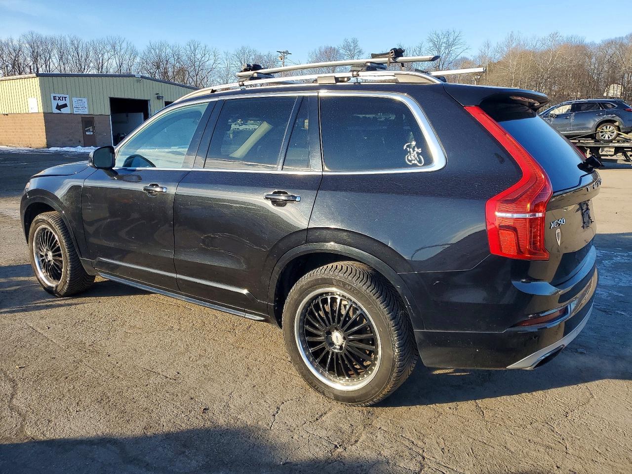 2017 VOLVO XC90