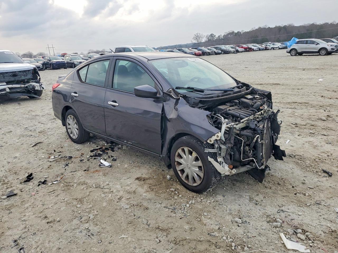 2015 NISSAN VERSA