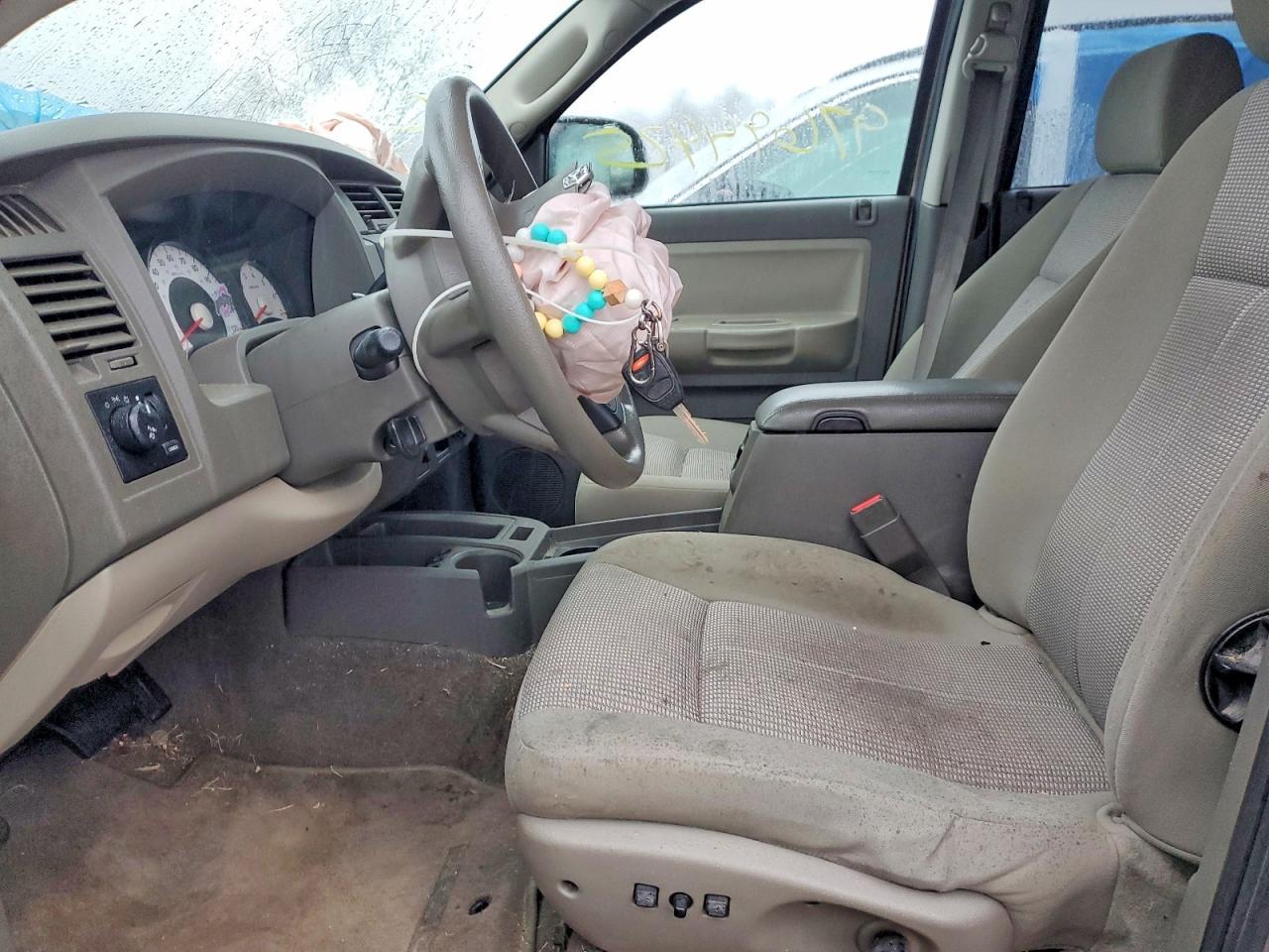 2010 DODGE Dakota