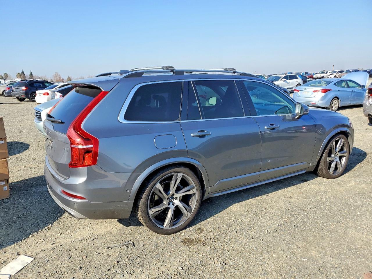 2016 VOLVO XC90
