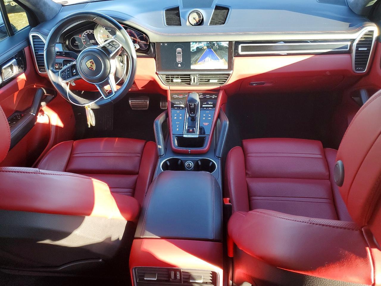 2021 PORSCHE CAYENNE