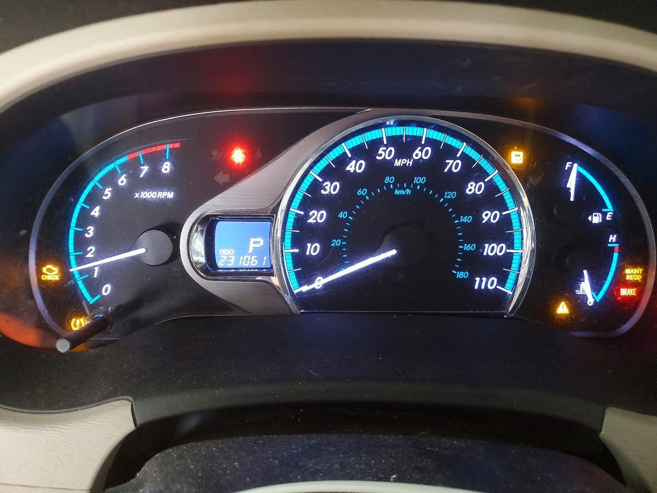 2011 TOYOTA SIENNA