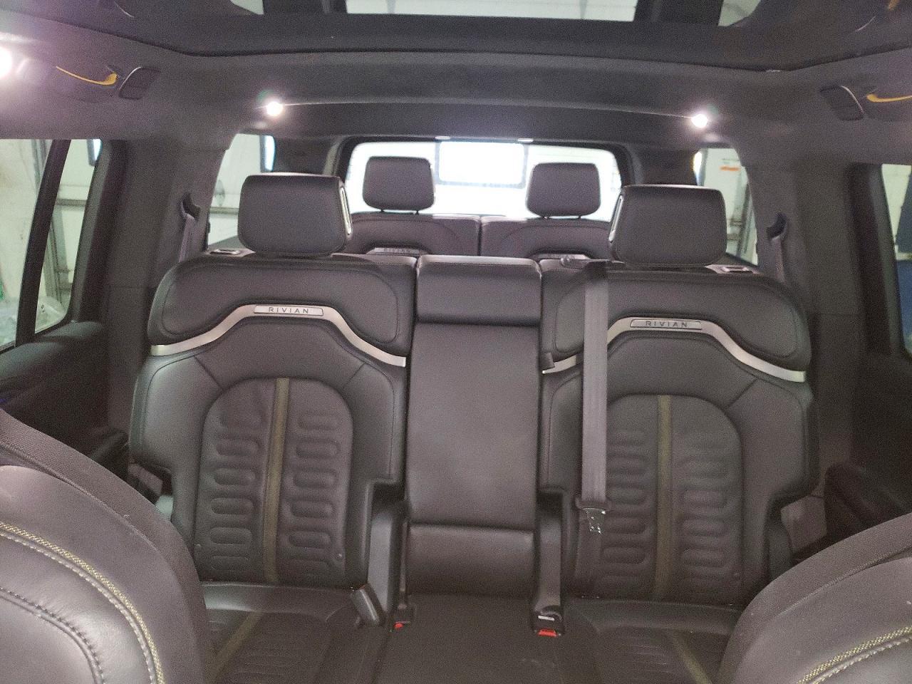 2023 RIVIAN R1s