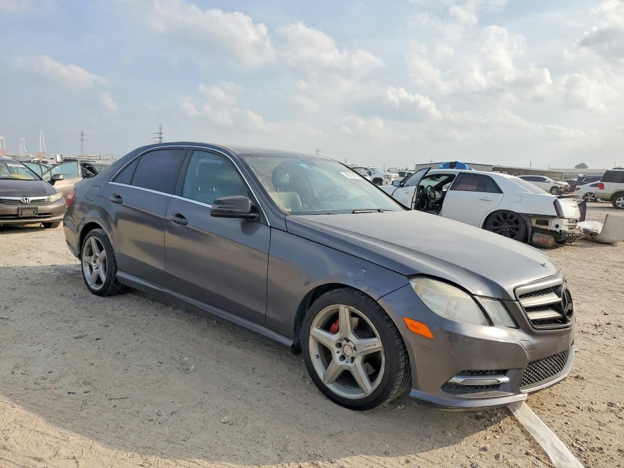 2013 MERCEDES-BENZ E-Class