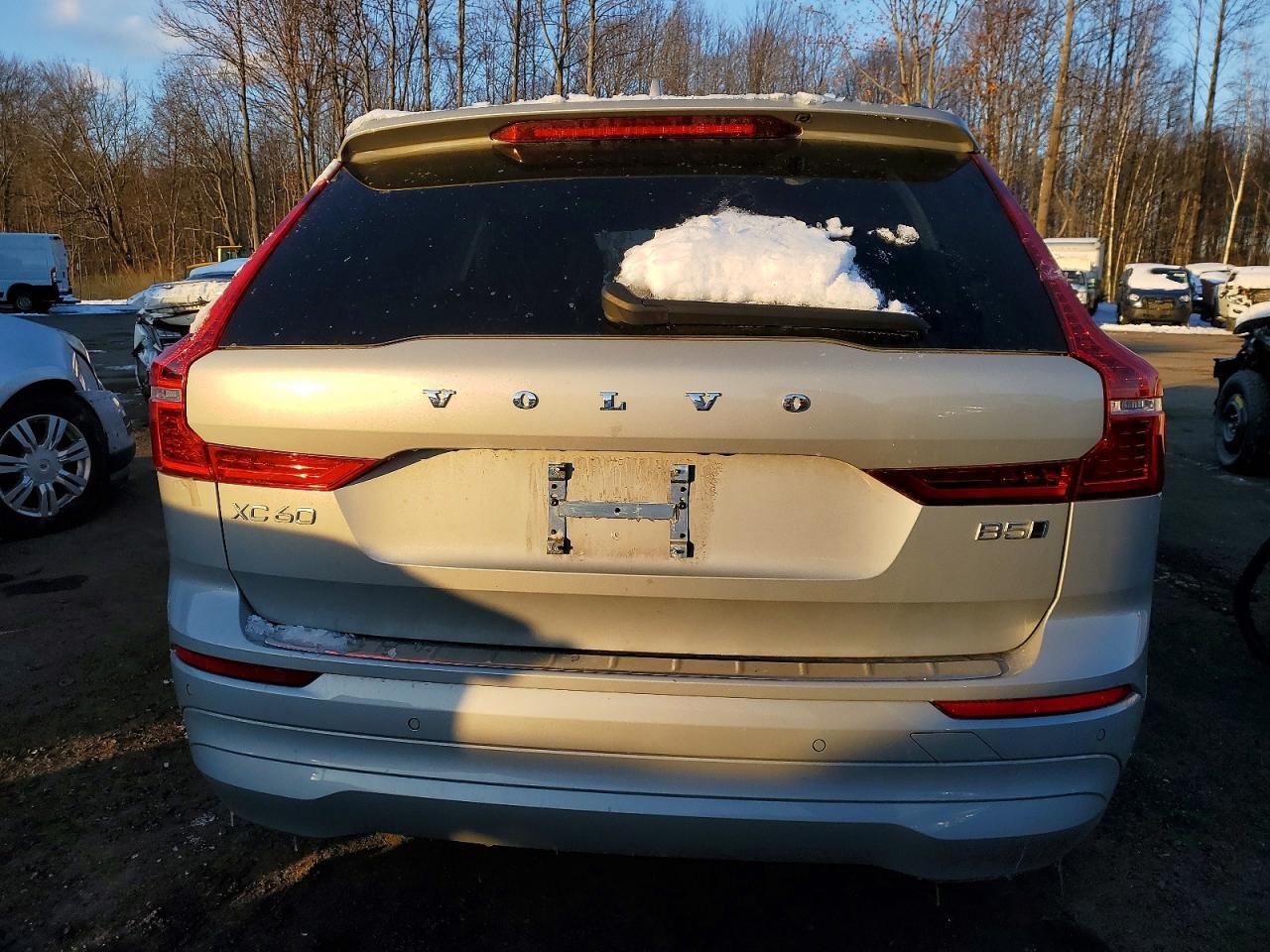 2022 VOLVO XC60
